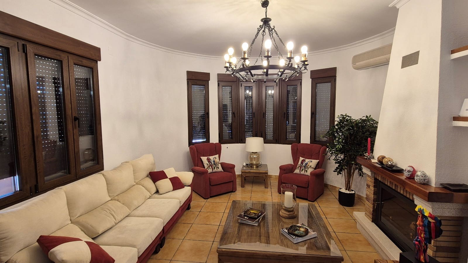 4 soveværelse Villa til salg i Ontinyent med swimmingpool garage - € 575.000 (Ref: 9144208)