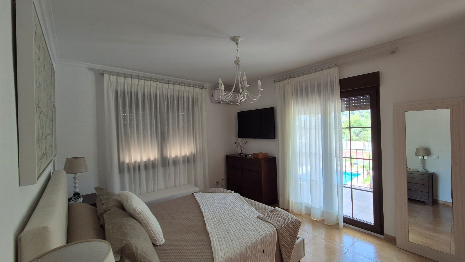 4 soveværelse Villa til salg i Ontinyent med swimmingpool garage - € 575.000 (Ref: 9144208)