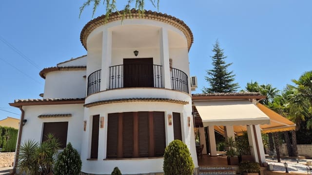 4 soverom Villa til salgs i Ontinyent med svømmebasseng garasje - € 575 000 (Ref: 9144208)