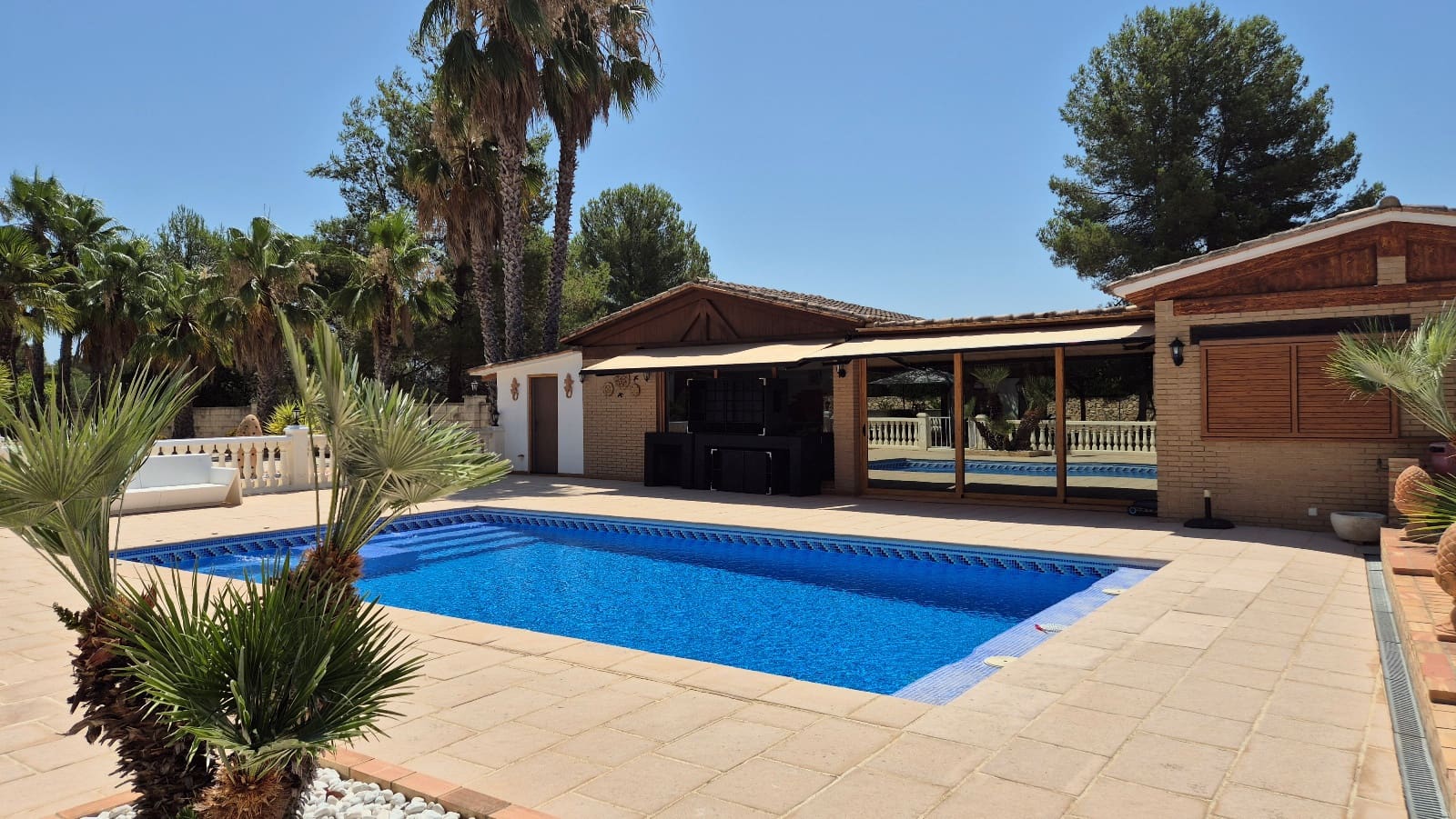 4 soveværelse Villa til salg i Ontinyent med swimmingpool garage - € 575.000 (Ref: 9144208)