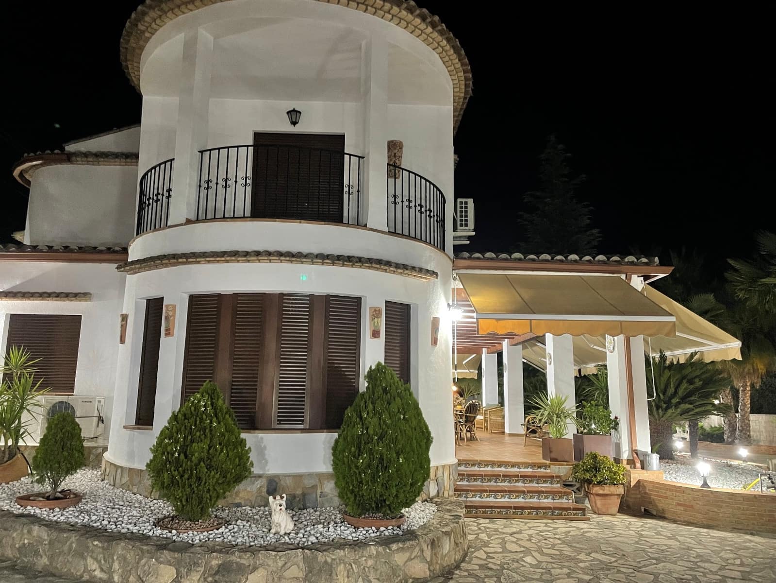 4 soveværelse Villa til salg i Ontinyent med swimmingpool garage - € 575.000 (Ref: 9144208)