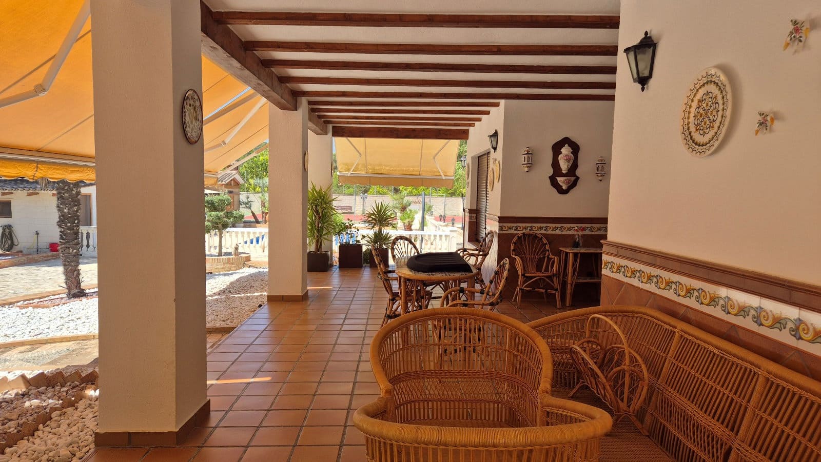 4 bedroom Villa for sale in Ontinyent with pool garage - € 550,000 (Ref: 9144208)
