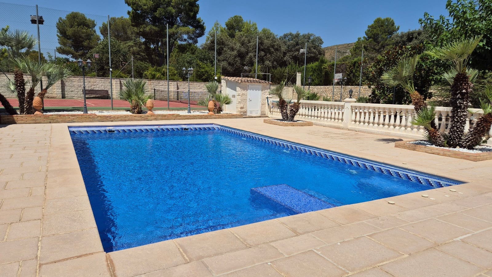4 bedroom Villa for sale in Ontinyent with pool garage - € 550,000 (Ref: 9144208)