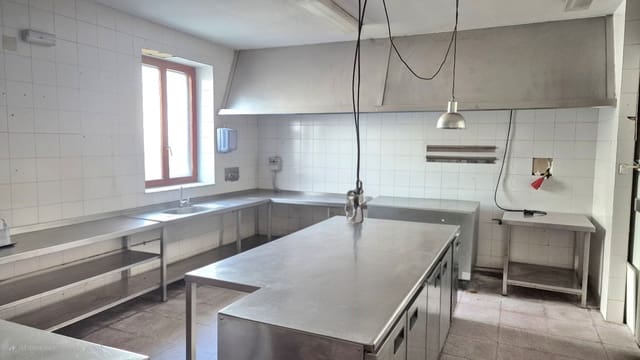 5 bedroom Commercial for sale in Bocairent - € 155,000 (Ref: 9183202)