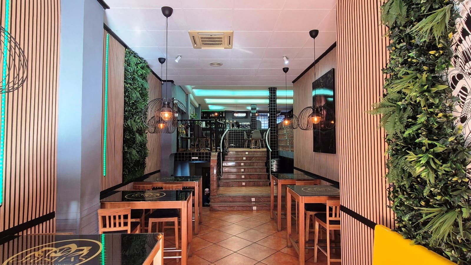 Comercial para venda em Ontinyent - 55 000 € (Ref: 9241141)