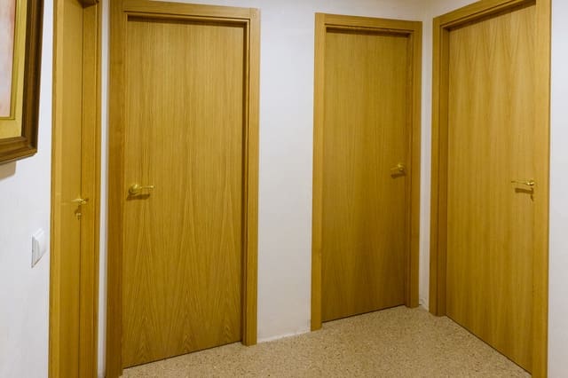 4 bedroom Villa for sale in Bocairent with garage - € 299,000 (Ref: 9378257)