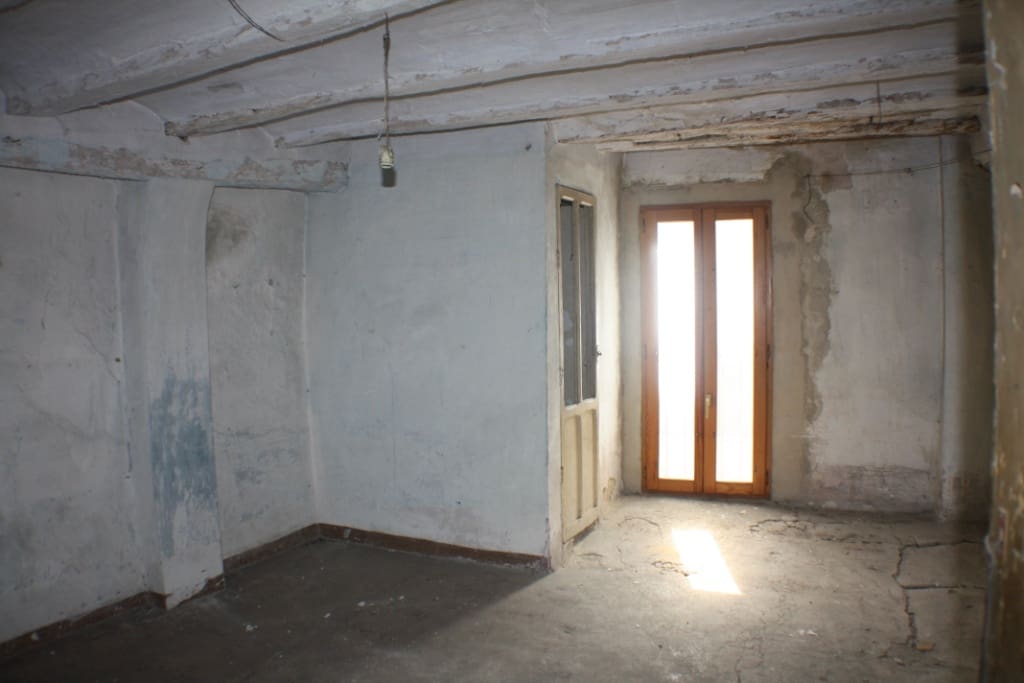 9 soverom Hus til salgs i Ontinyent - € 15 000 (Ref: 9441996)