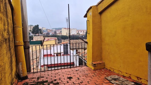 5 soveværelse Byhus til salg i Ontinyent - € 55.000 (Ref: 9502914)