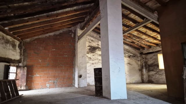 5 soveværelse Byhus til salg i Ontinyent - € 55.000 (Ref: 9502914)