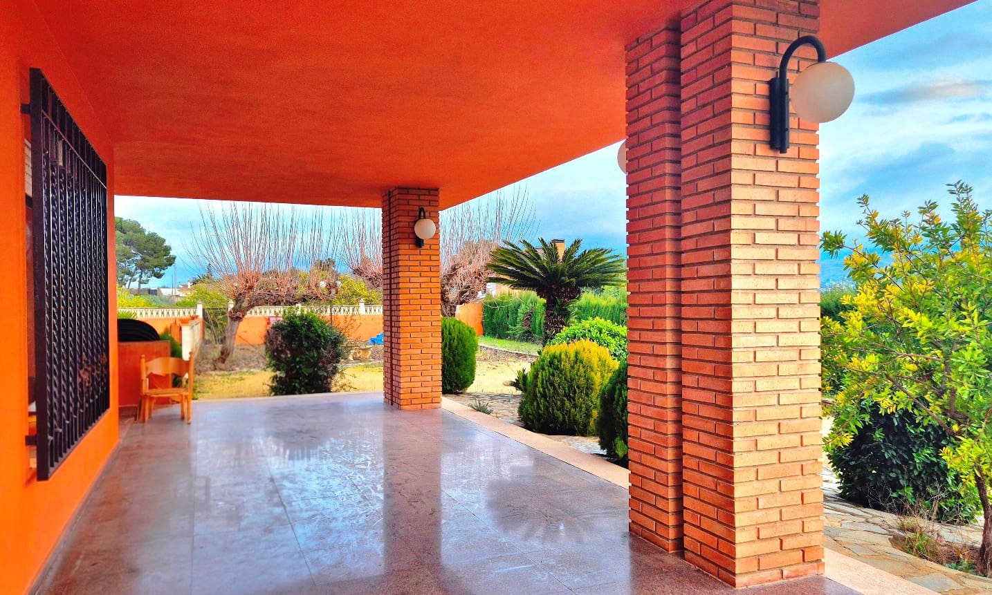 4 makuuhuone Huvila myytävänä paikassa Ontinyent mukana uima-altaan 
autotalli - 430 000 € (Ref: 9576912)