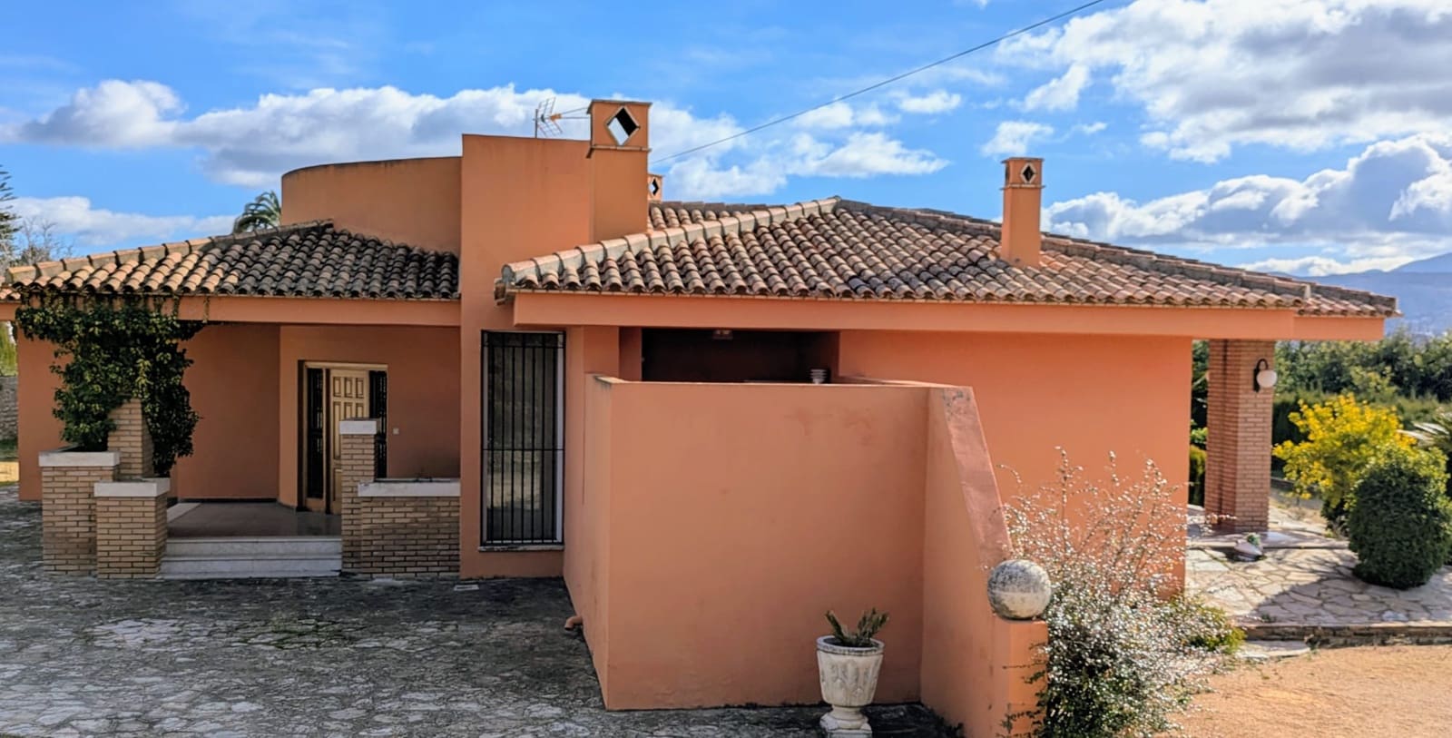 4 makuuhuone Huvila myytävänä paikassa Ontinyent mukana uima-altaan 
autotalli - 430 000 € (Ref: 9576912)