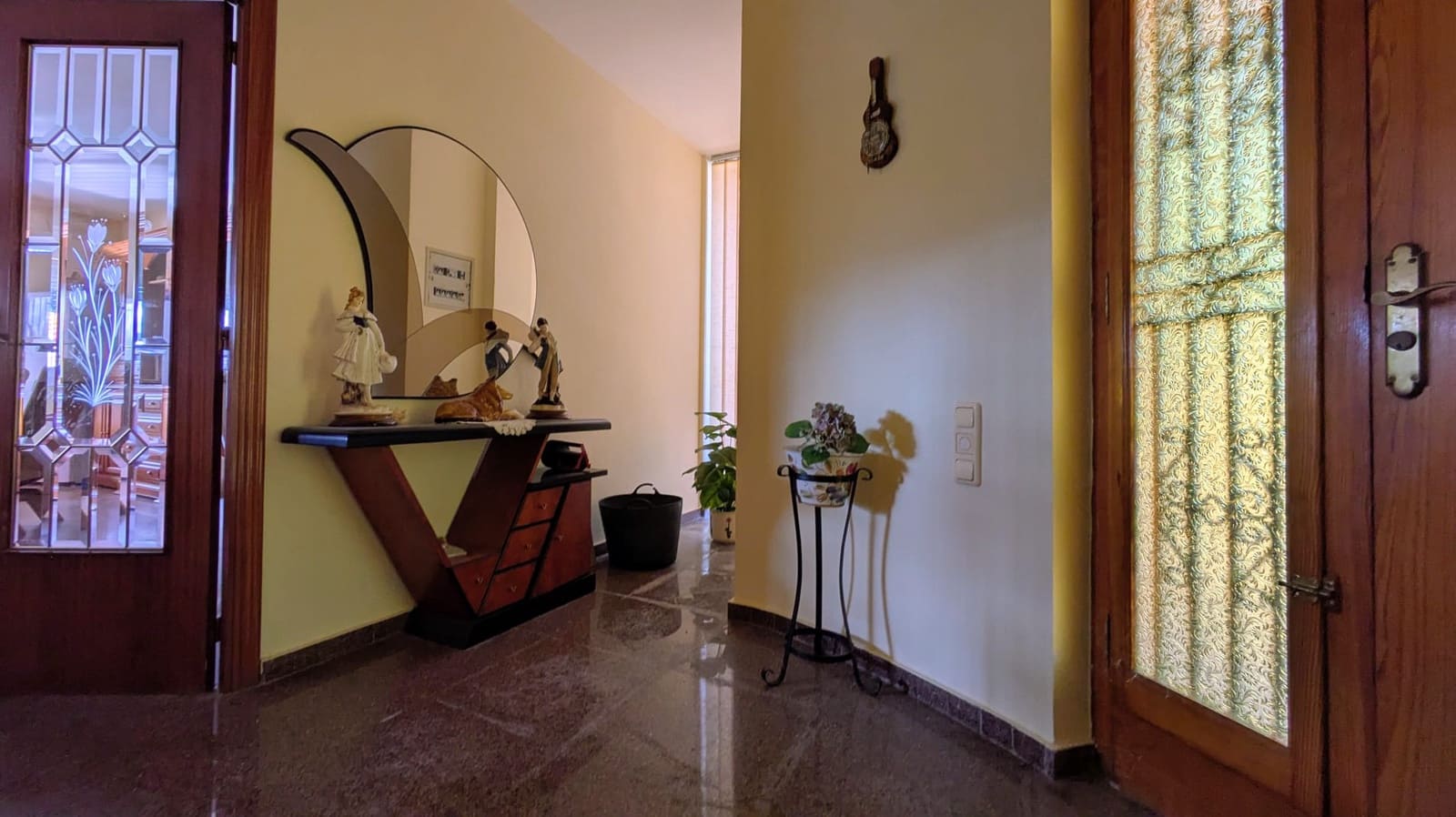 4 makuuhuone Huvila myytävänä paikassa Ontinyent mukana uima-altaan 
autotalli - 430 000 € (Ref: 9576912)