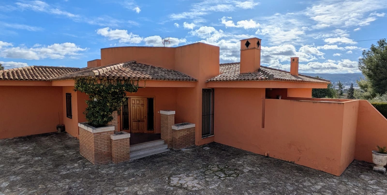 4 makuuhuone Huvila myytävänä paikassa Ontinyent mukana uima-altaan 
autotalli - 430 000 € (Ref: 9576912)