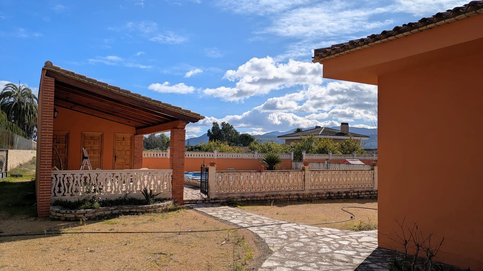 4 makuuhuone Huvila myytävänä paikassa Ontinyent mukana uima-altaan 
autotalli - 430 000 € (Ref: 9576912)