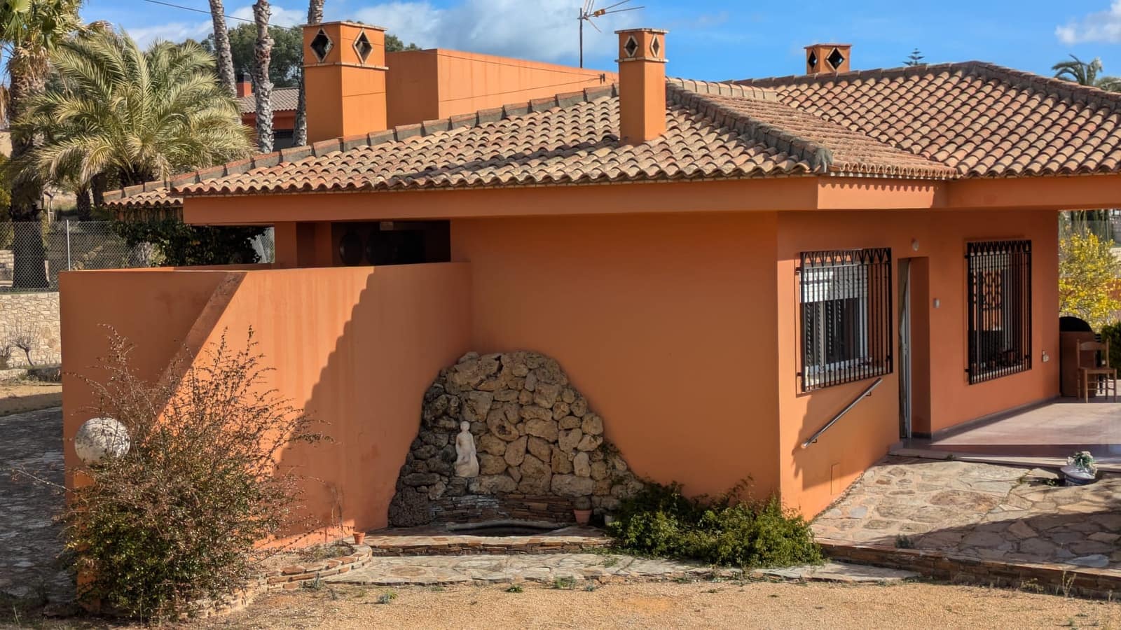 4 makuuhuone Huvila myytävänä paikassa Ontinyent mukana uima-altaan 
autotalli - 430 000 € (Ref: 9576912)