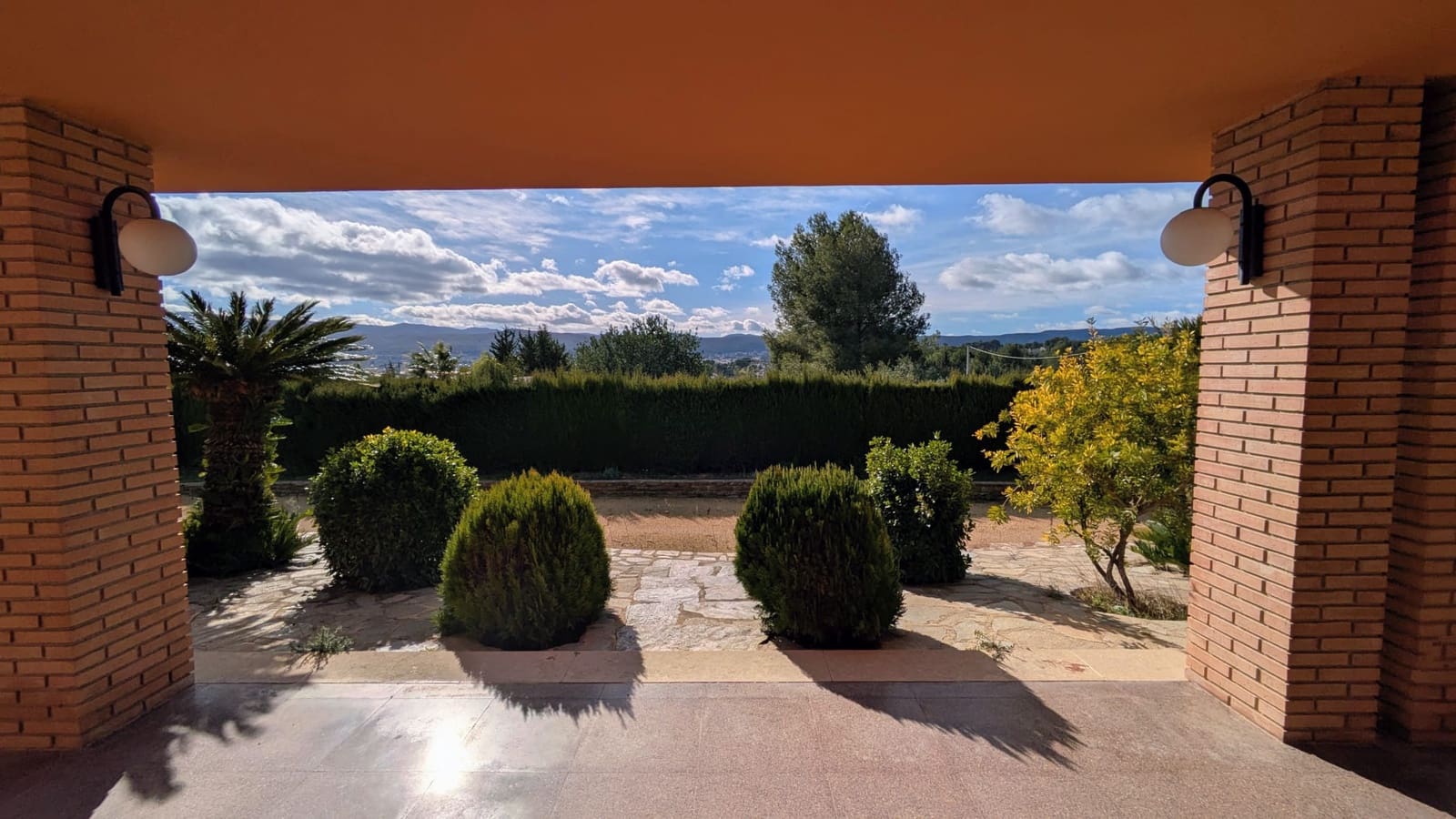 4 makuuhuone Huvila myytävänä paikassa Ontinyent mukana uima-altaan 
autotalli - 430 000 € (Ref: 9576912)