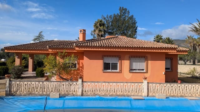 4 makuuhuone Huvila myytävänä paikassa Ontinyent mukana uima-altaan 
autotalli - 430 000 € (Ref: 9576912)