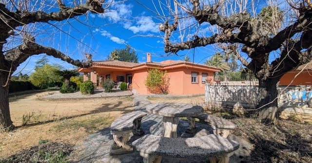 4 makuuhuone Huvila myytävänä paikassa Ontinyent mukana uima-altaan 
autotalli - 430 000 € (Ref: 9576912)