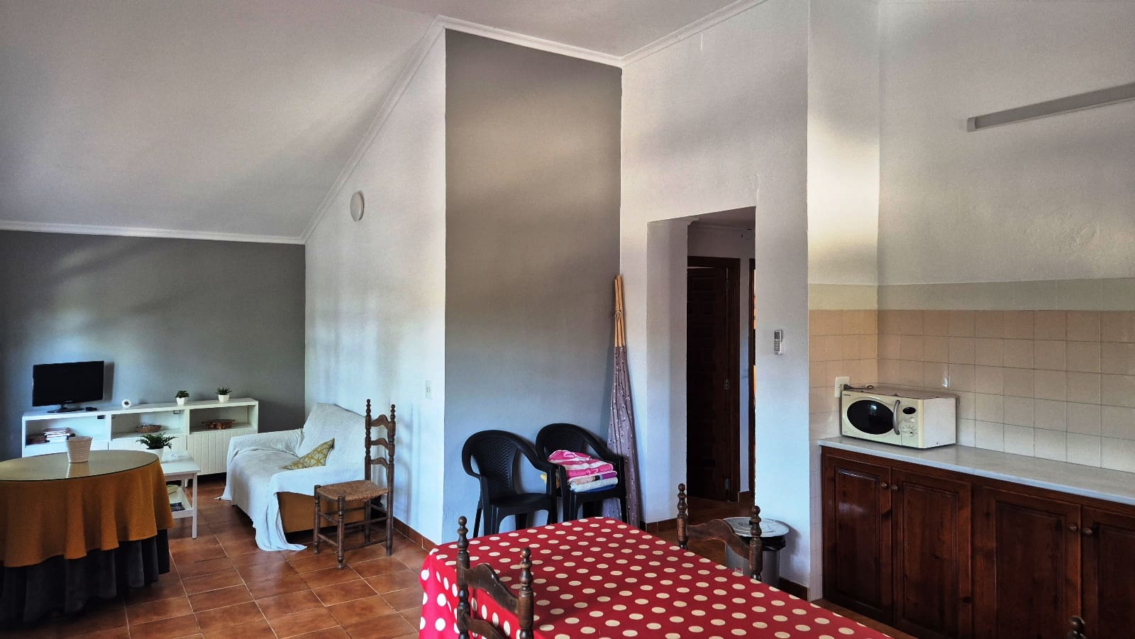 3 makuuhuone Huvila myytävänä paikassa Ontinyent mukana uima-altaan 
autotalli - 210 000 € (Ref: 9578038)