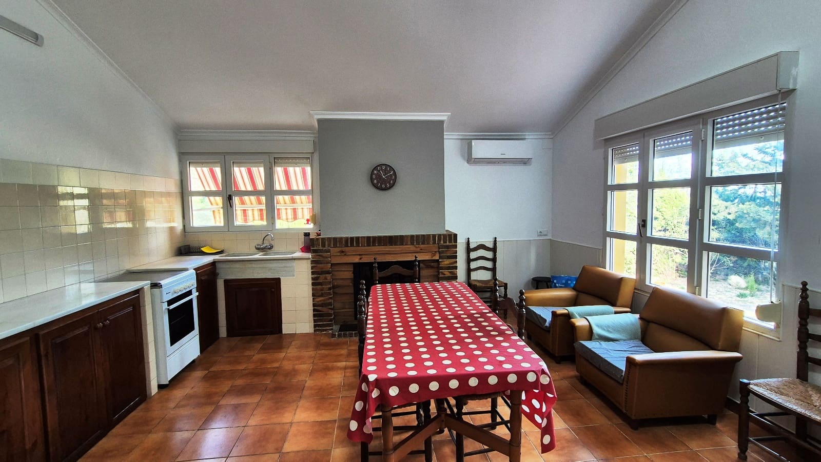 3 makuuhuone Huvila myytävänä paikassa Ontinyent mukana uima-altaan 
autotalli - 210 000 € (Ref: 9578038)