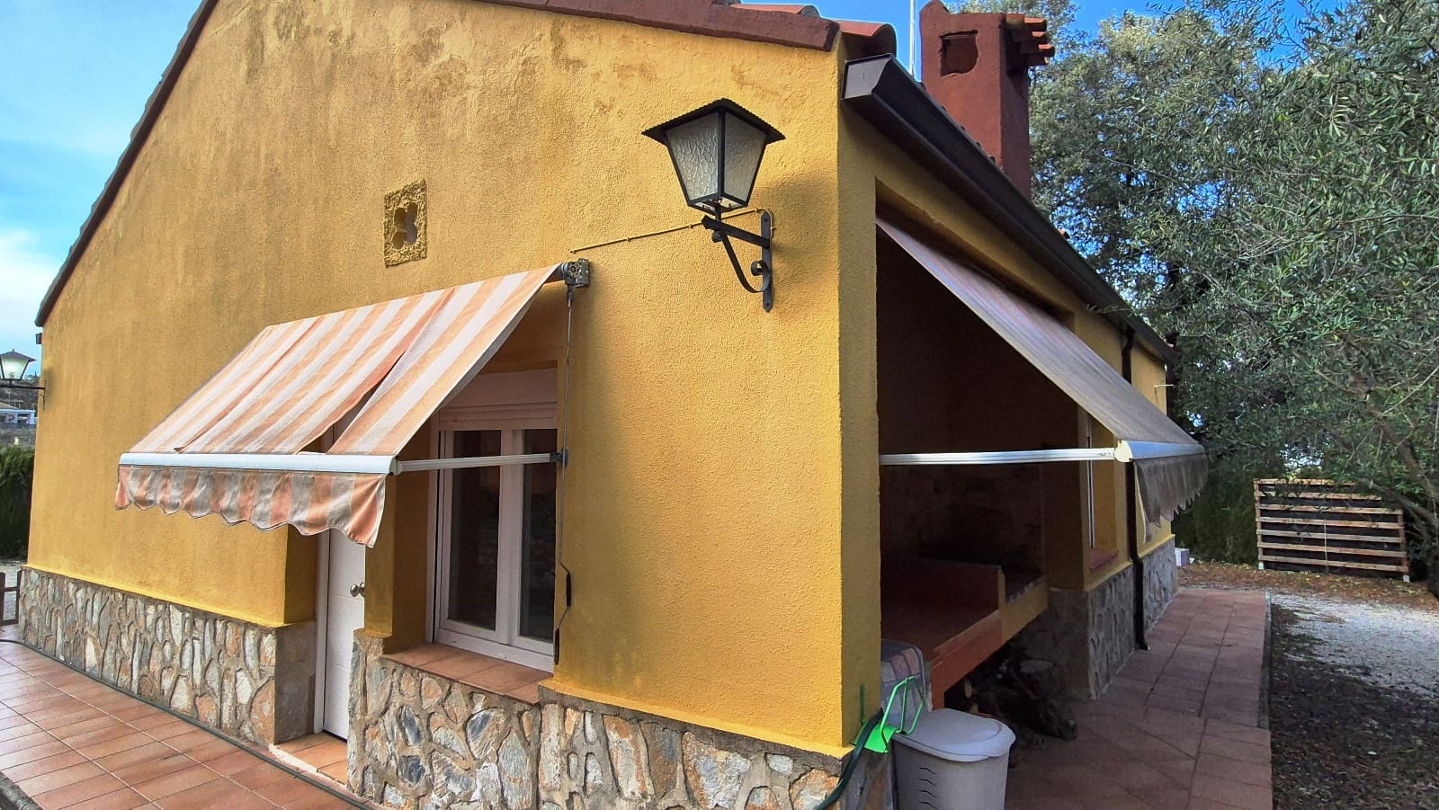 3 makuuhuone Huvila myytävänä paikassa Ontinyent mukana uima-altaan 
autotalli - 210 000 € (Ref: 9578038)