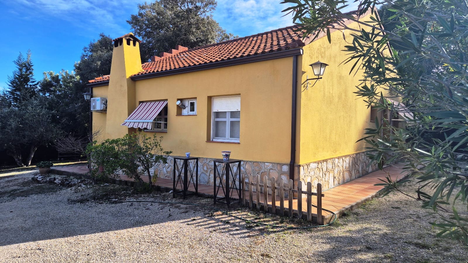 3 makuuhuone Huvila myytävänä paikassa Ontinyent mukana uima-altaan 
autotalli - 210 000 € (Ref: 9578038)