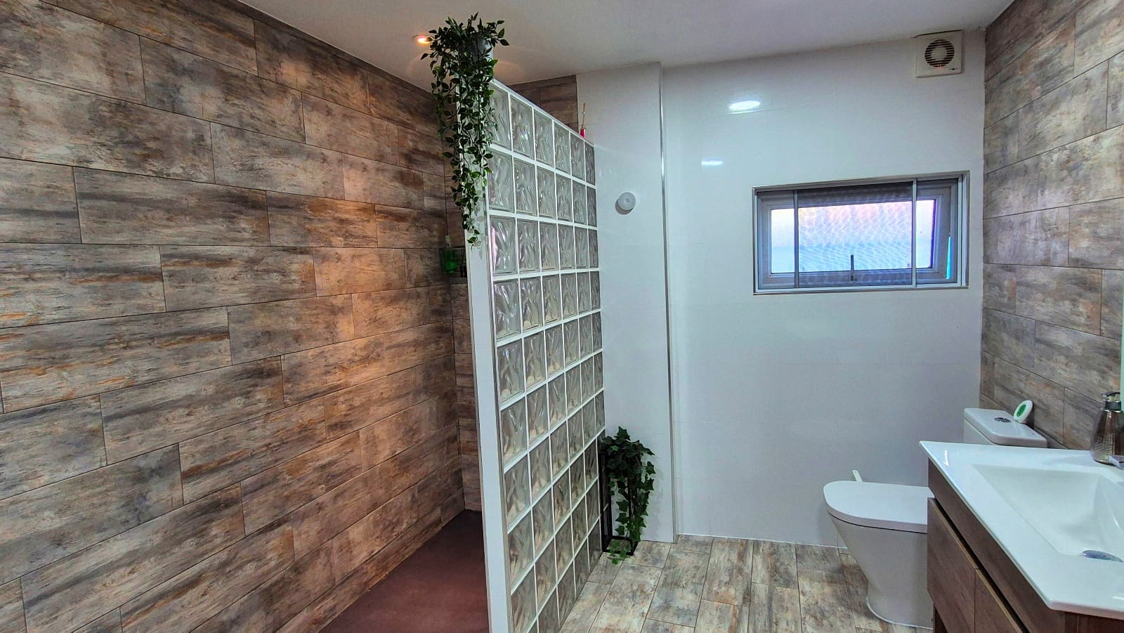 4 makuuhuone Huvila myytävänä paikassa Ontinyent mukana uima-altaan 
autotalli - 260 000 € (Ref: 9606322)