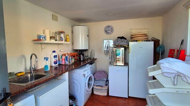 4 slaapkamer Villa te koop in Ontinyent met zwembad garage - € 260.000 (Ref: 9606322)