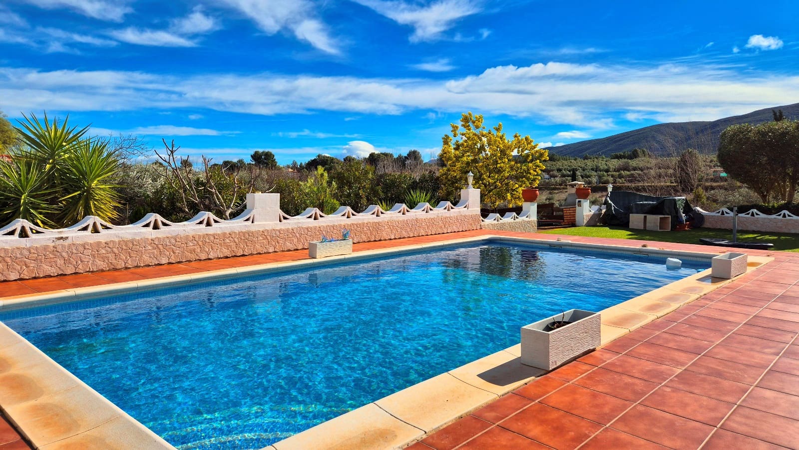 4 makuuhuone Huvila myytävänä paikassa Ontinyent mukana uima-altaan 
autotalli - 260 000 € (Ref: 9606322)