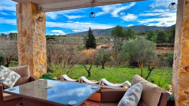 4 slaapkamer Villa te koop in Ontinyent met zwembad garage - € 260.000 (Ref: 9606322)