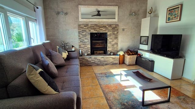 4 slaapkamer Villa te koop in Ontinyent met zwembad garage - € 260.000 (Ref: 9606322)