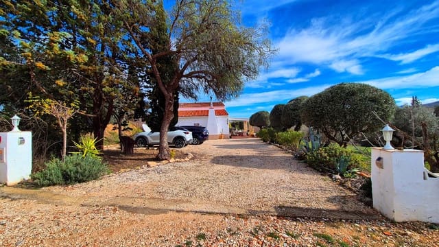 4 slaapkamer Villa te koop in Ontinyent met zwembad garage - € 260.000 (Ref: 9606322)