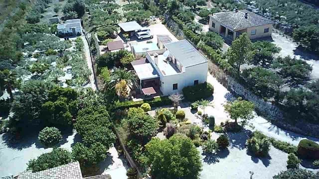 3 soveværelse Villa til salg i Ontinyent med swimmingpool garage - € 250.000 (Ref: 9715333)