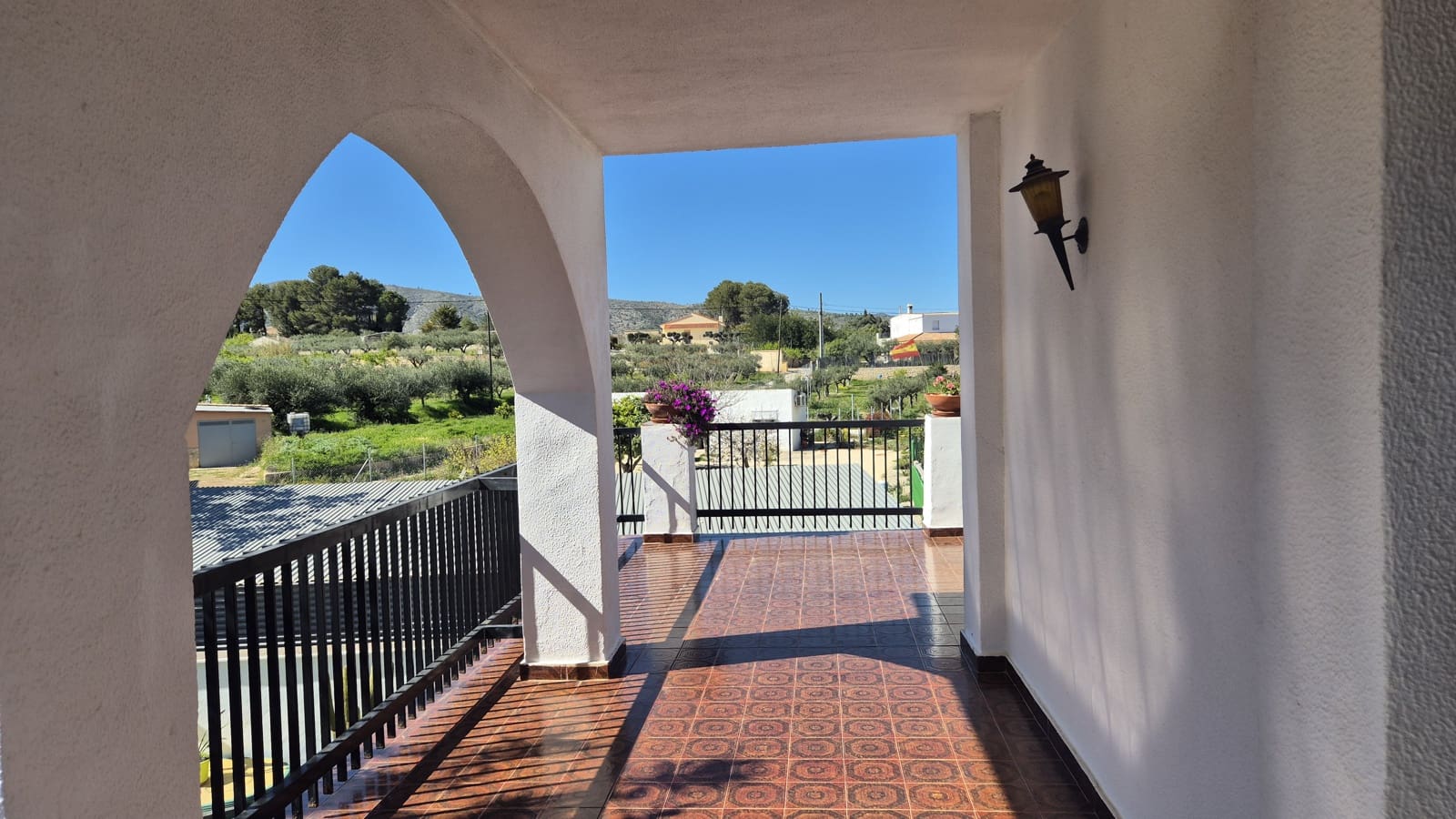 5 sypialnia Willa na sprzedaż w Ontinyent z basenem garażem - 315 000 € (Ref: 9737260)