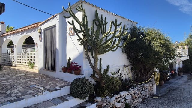 5 sypialnia Willa na sprzedaż w Ontinyent z basenem garażem - 315 000 € (Ref: 9737260)