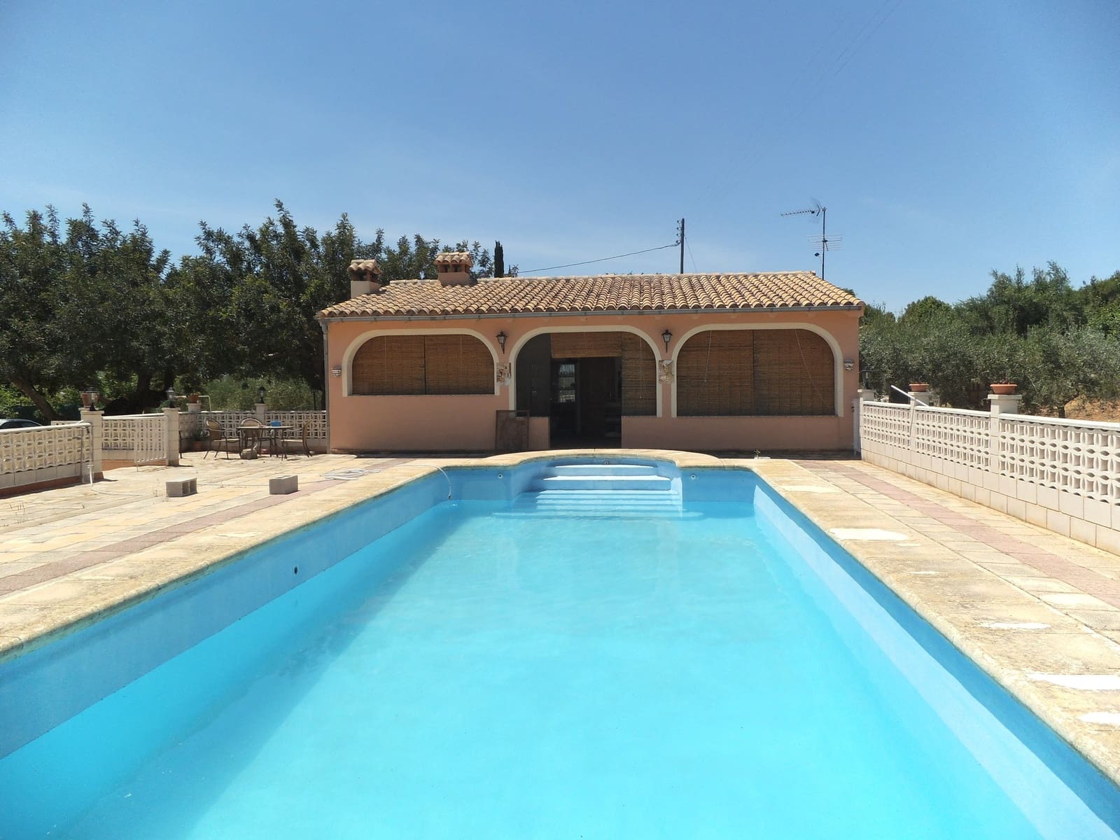 5 Zimmer Villa zu verkaufen in Ontinyent mit Pool Garage - 295.000 € (Ref: 9737261)