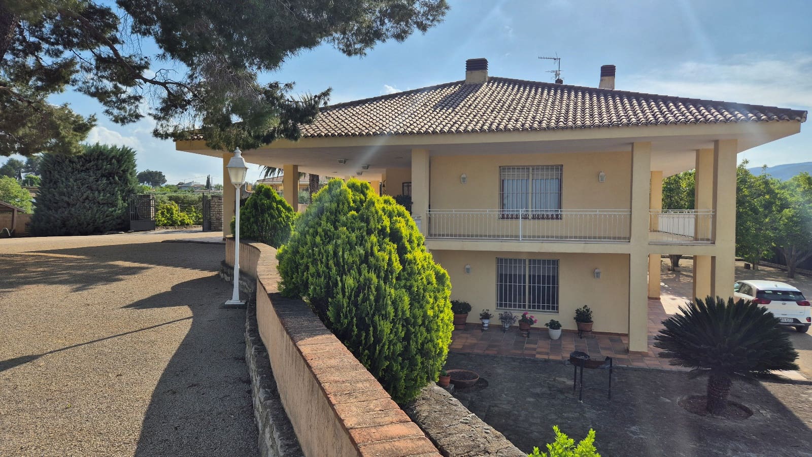 5 Zimmer Villa zu verkaufen in Ontinyent mit Pool Garage - 470.000 € (Ref: 9821356)