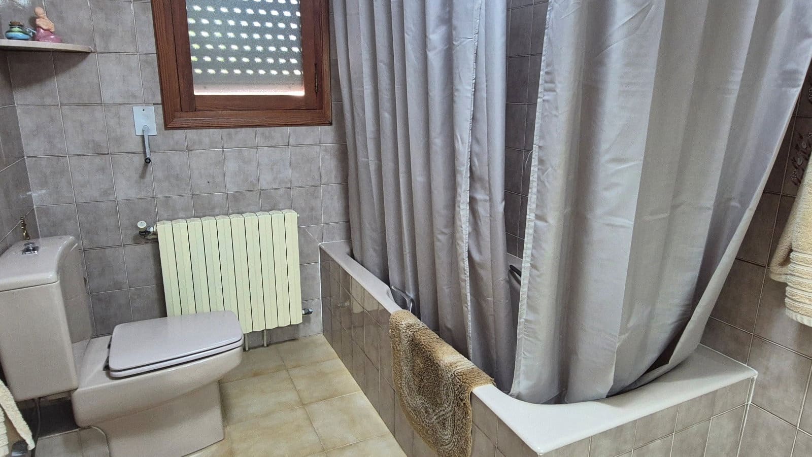 5 bedroom Villa for sale in Ontinyent with pool garage - € 470,000 (Ref: 9821356)