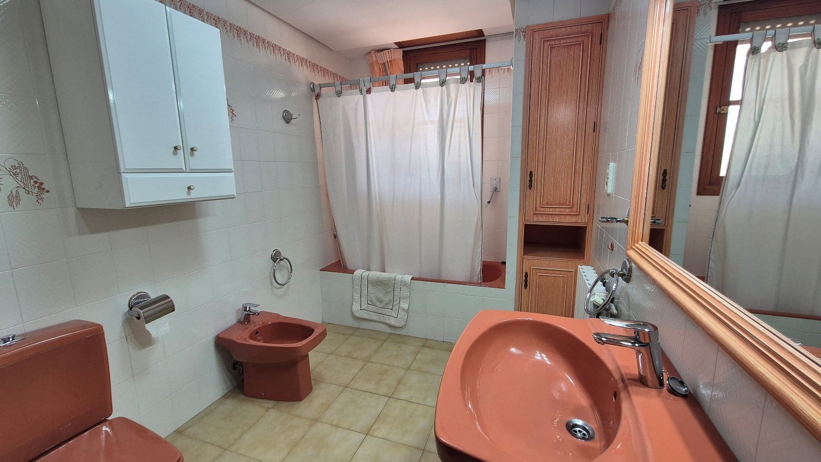 5 bedroom Villa for sale in Ontinyent with pool garage - € 470,000 (Ref: 9821356)