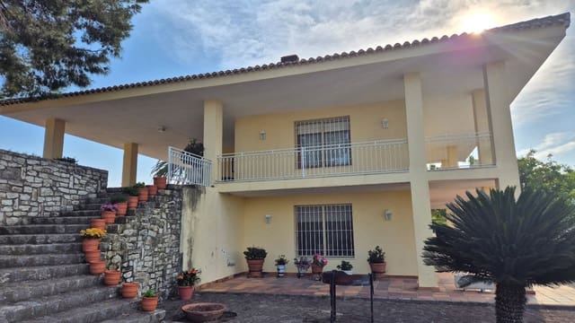 5 Zimmer Villa zu verkaufen in Ontinyent mit Pool Garage - 470.000 € (Ref: 9821356)