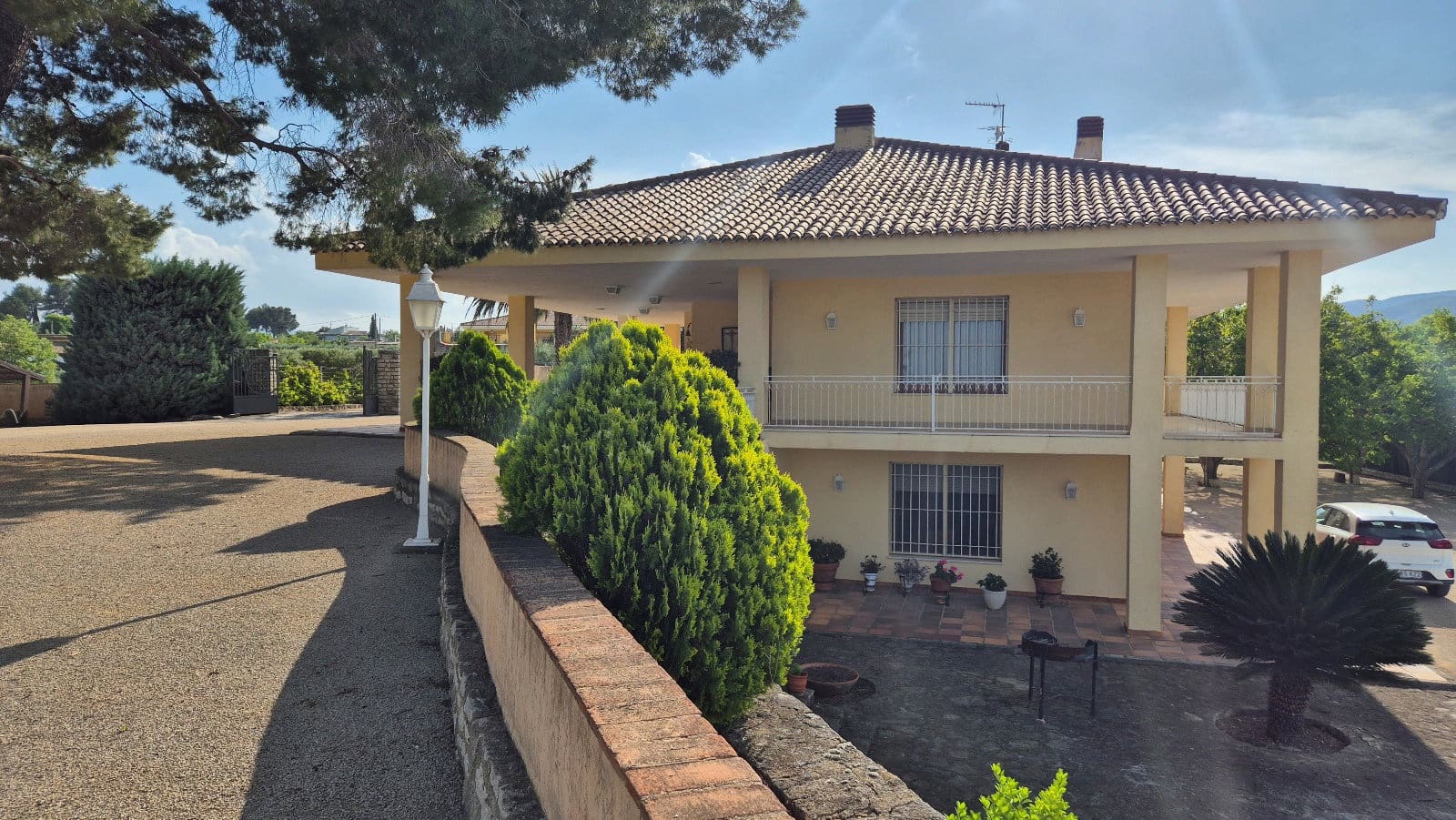 5 bedroom Villa for sale in Ontinyent with pool garage - € 470,000 (Ref: 9821356)