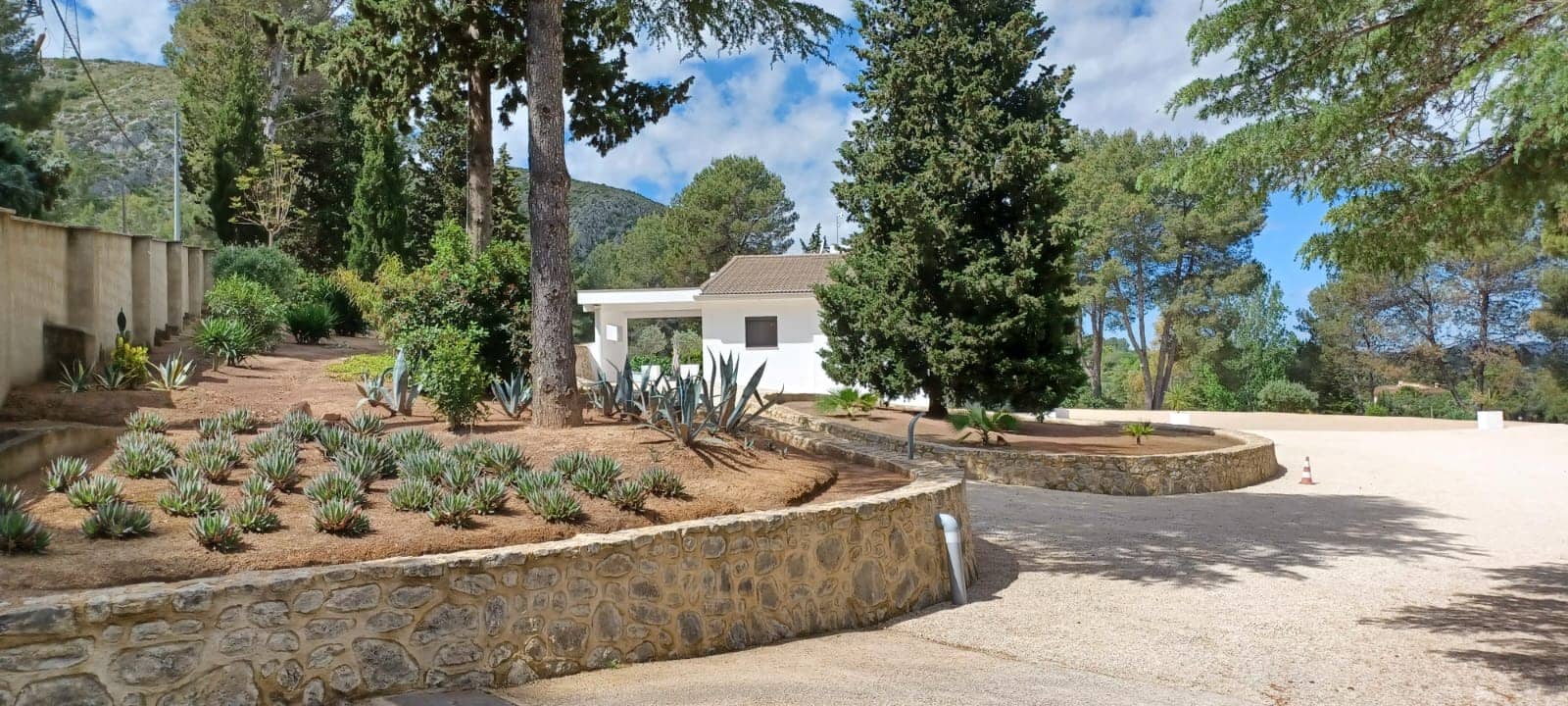 3 bedroom Villa for sale in Ontinyent with garage - € 599,000 (Ref: 9861397)