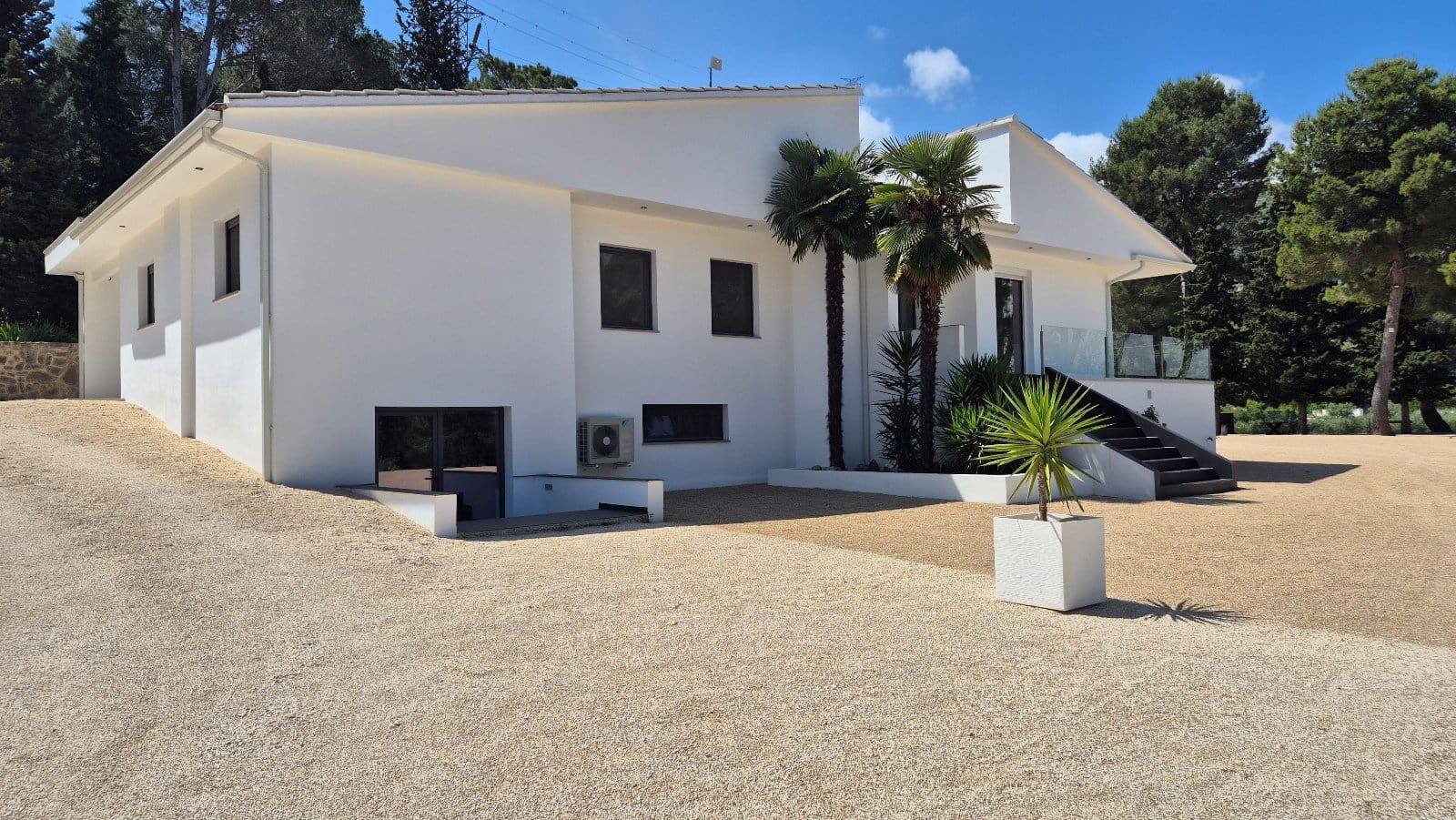 3 bedroom Villa for sale in Ontinyent with garage - € 599,000 (Ref: 9861397)