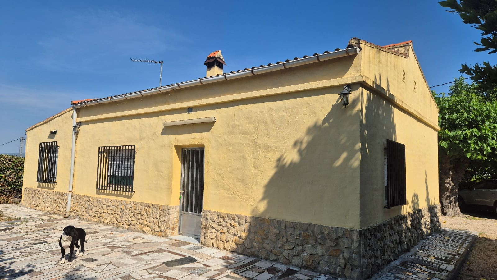 4 slaapkamer Villa te koop in Agullent met zwembad garage - € 167.000 (Ref: 9872344)