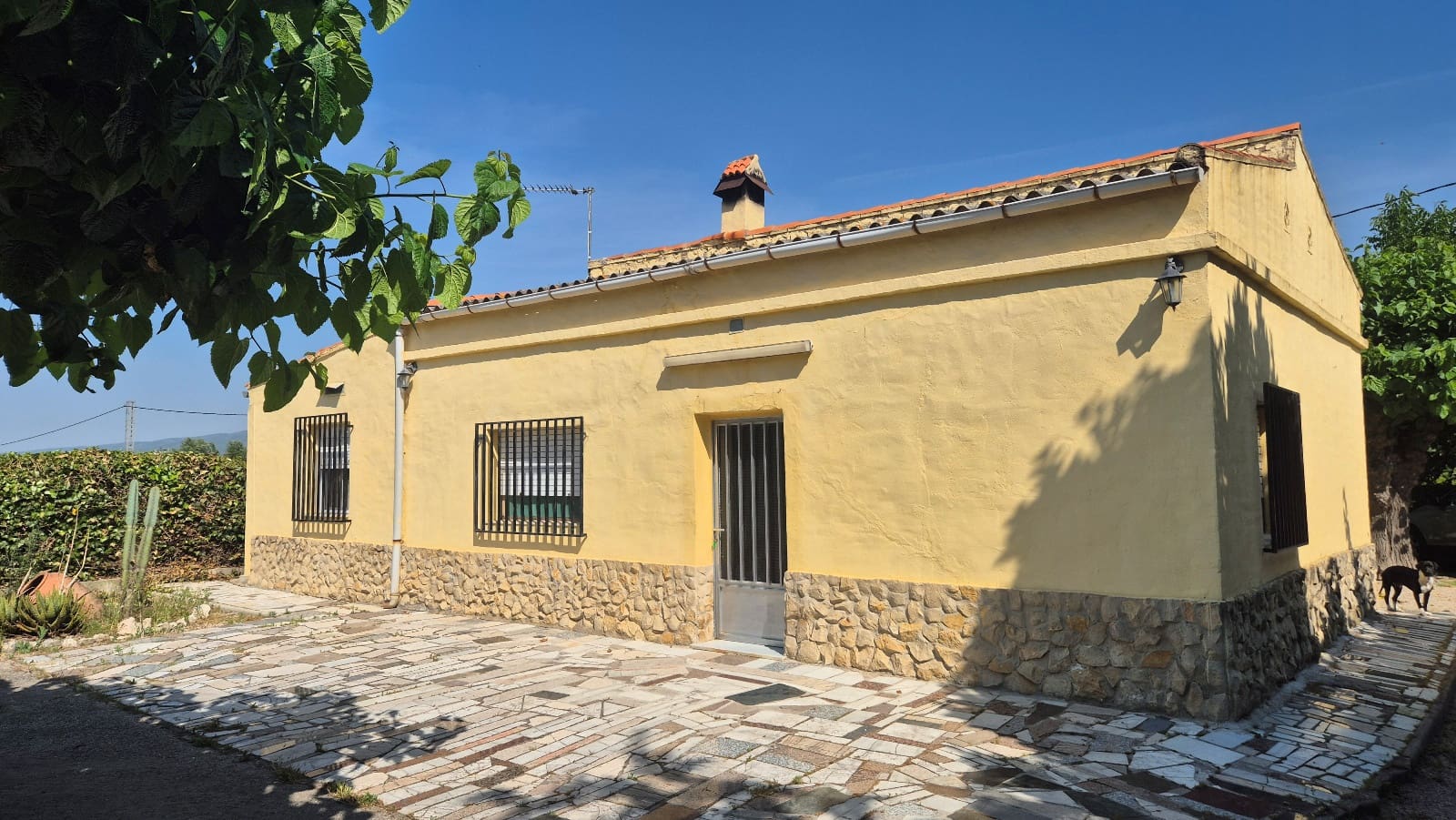 4 slaapkamer Villa te koop in Agullent met zwembad garage - € 167.000 (Ref: 9872344)
