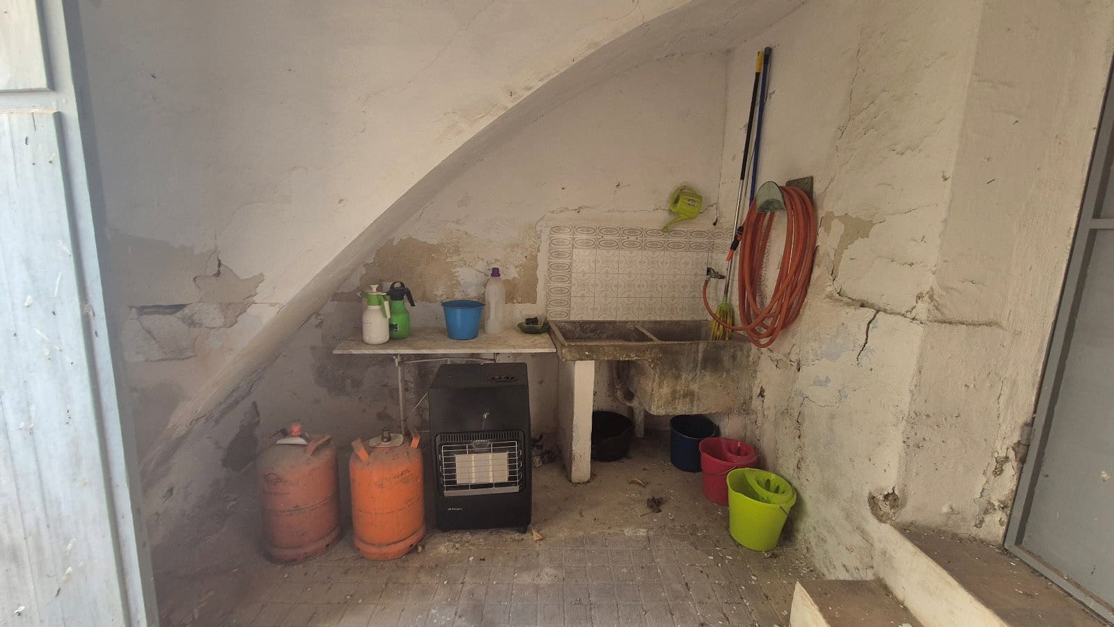 4 slaapkamer Huis te koop in Belgida - € 130.000 (Ref: 9890929)