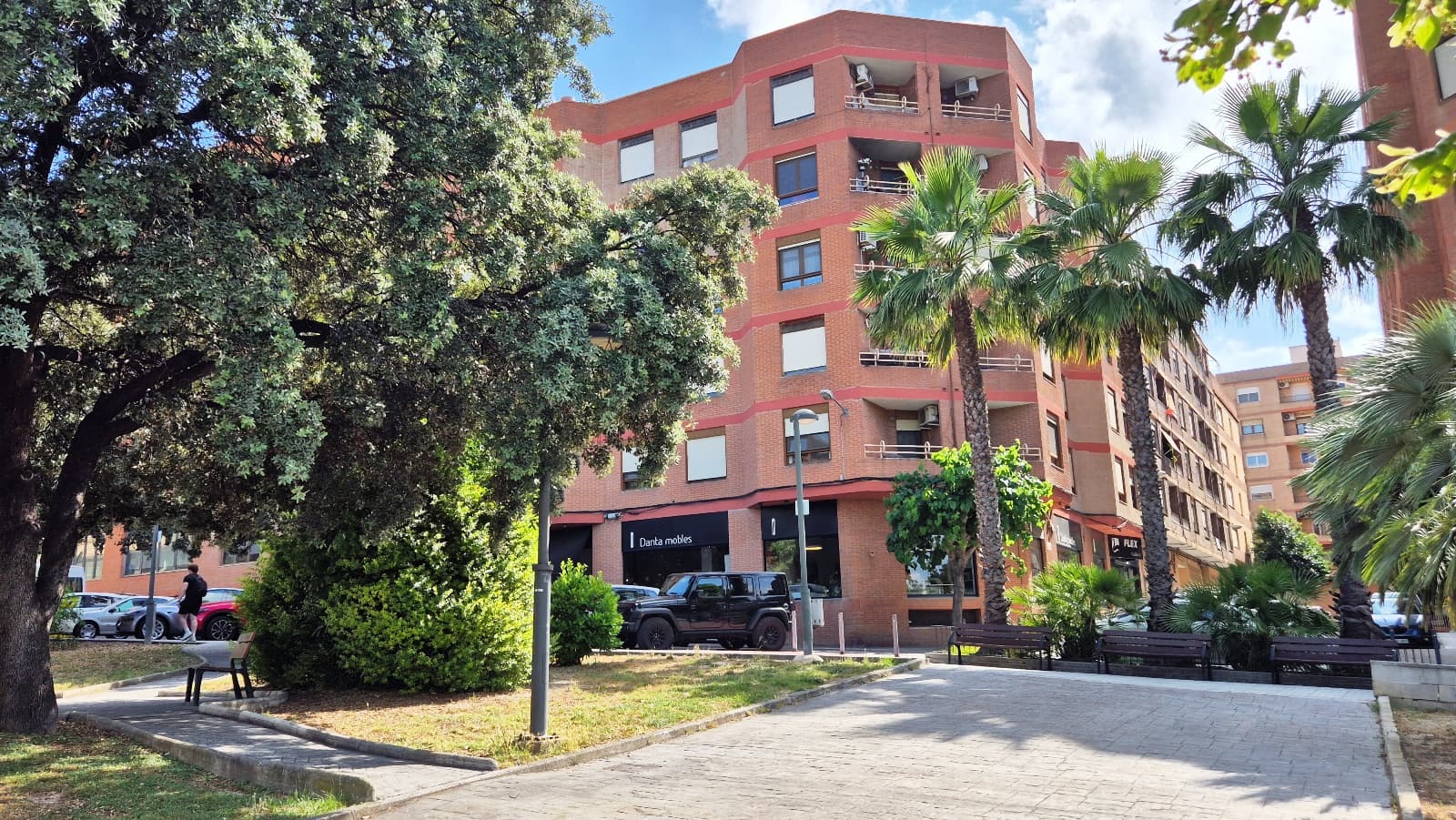 4 bedroom Apartment for sale in Ontinyent with garage - € 200,000 (Ref: 9897376)