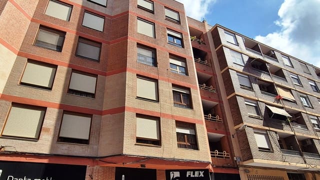 4 soverom Leilighet til salgs i Ontinyent med garasje - € 200 000 (Ref: 9897376)