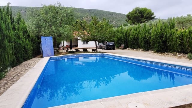 4 sypialnia Willa na sprzedaż w Ontinyent z basenem garażem - 250 000 € (Ref: 9950886)