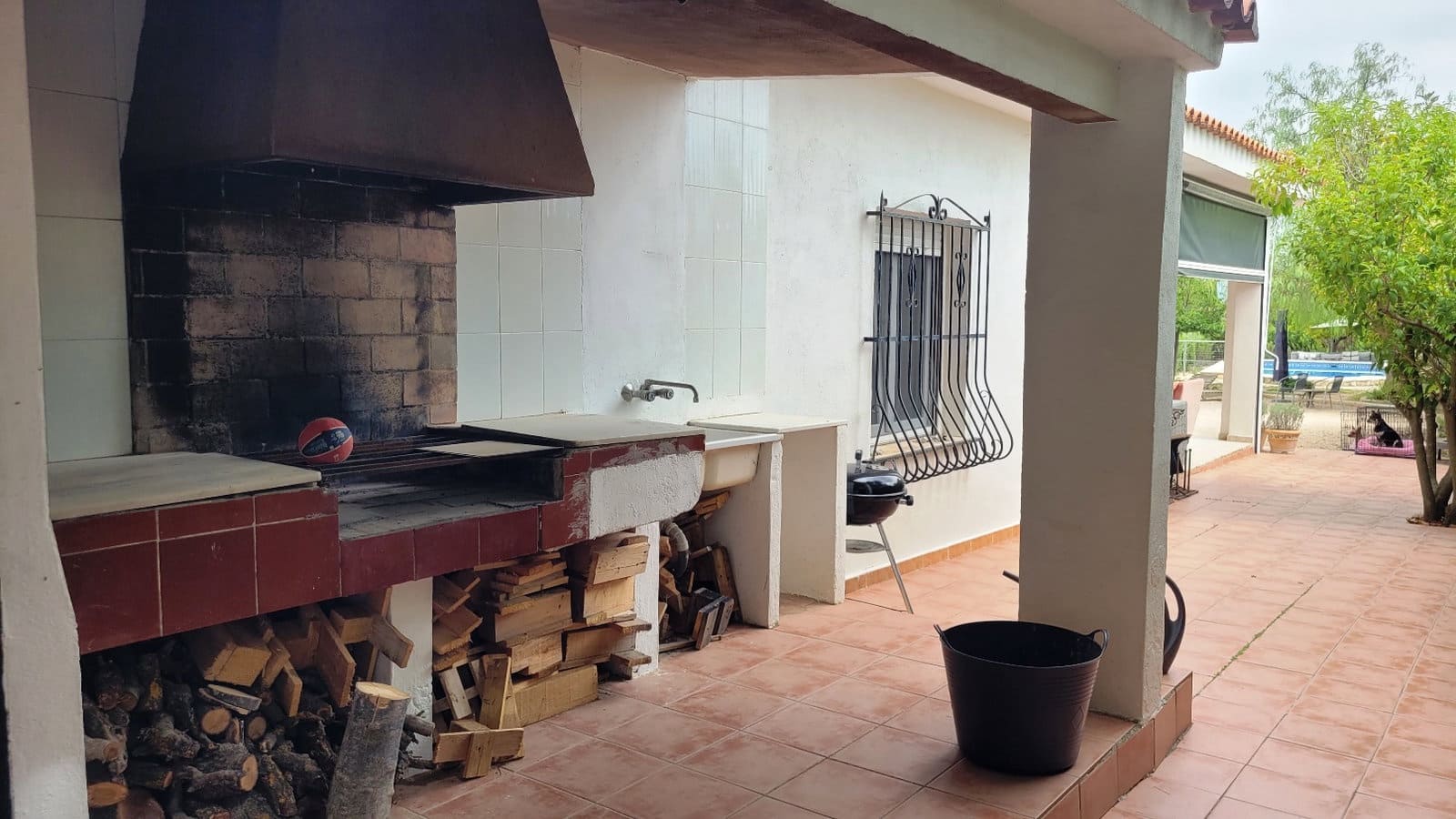 4 bedroom Villa for sale in Ontinyent with pool garage - € 250,000 (Ref: 9950886)